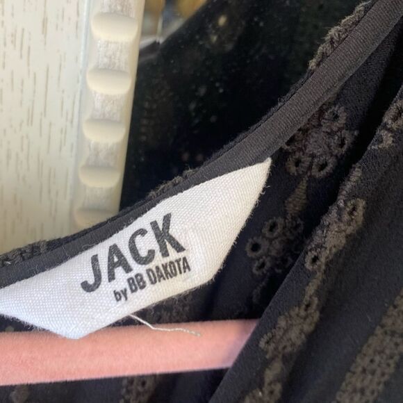 Jack by BB Dakota Embroidered Cropped Jumpsuit Sz M - Picture 9 of 9